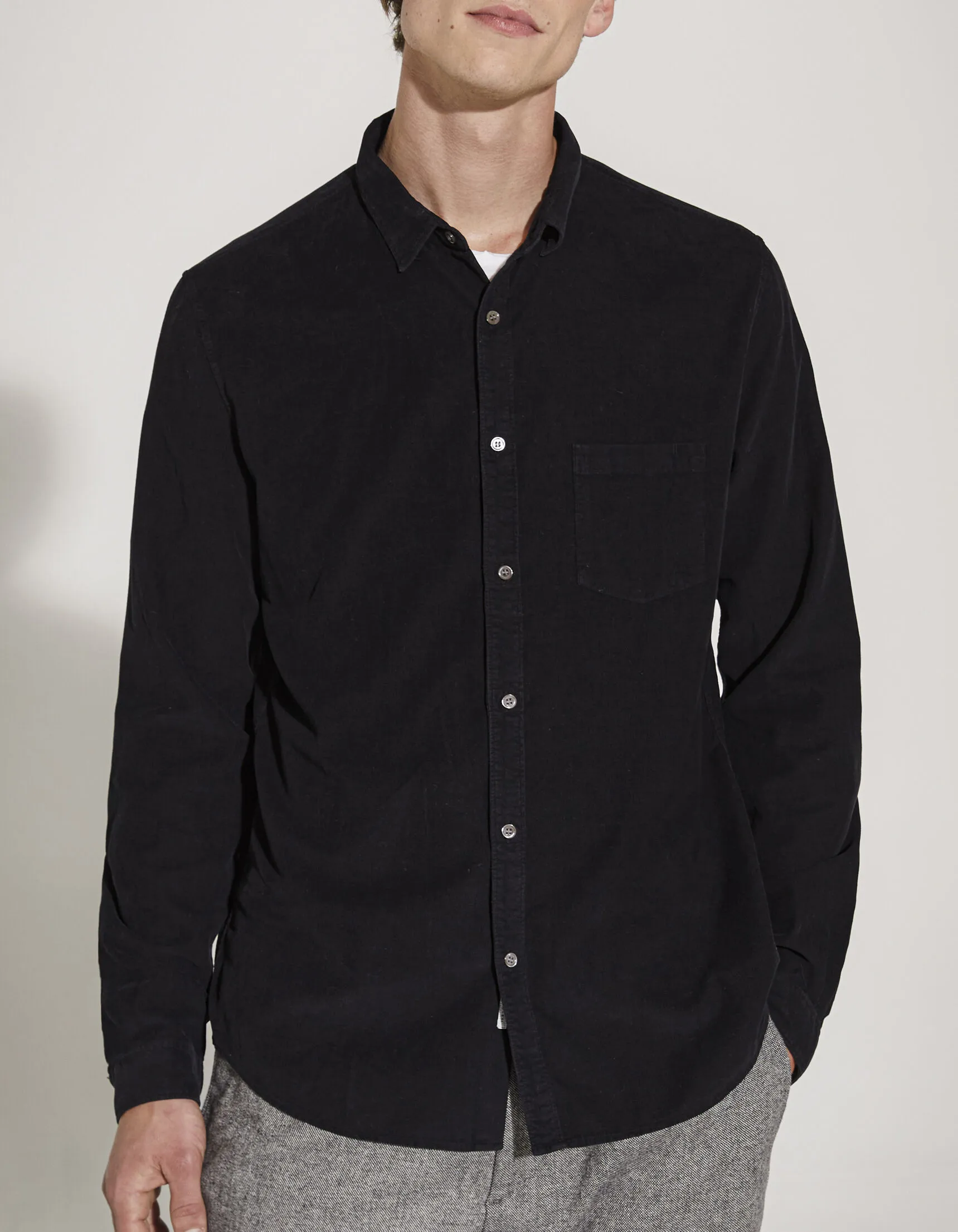 Chemise REGULAR noire en velours milleraies Homme