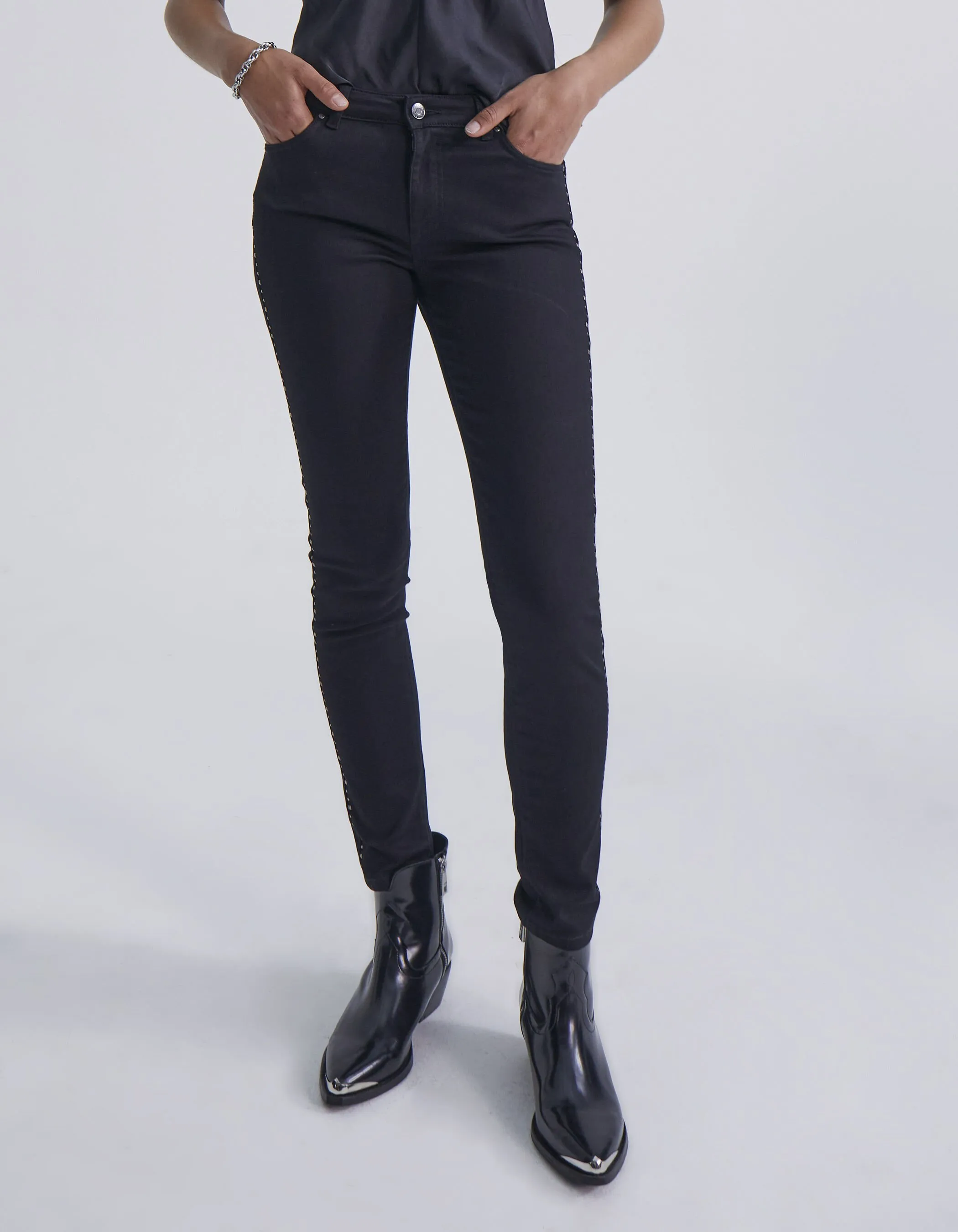 Jean slim noir effet sculpt up clous côtés Femme